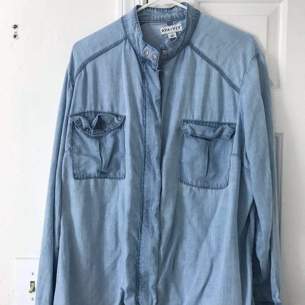 Lightweight Chambray jacket.